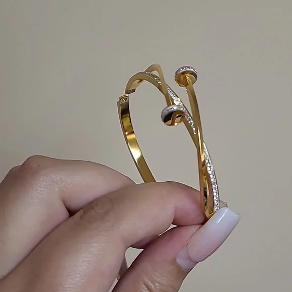 Gold Rhinestone Bracelet - Picture 7 of 8